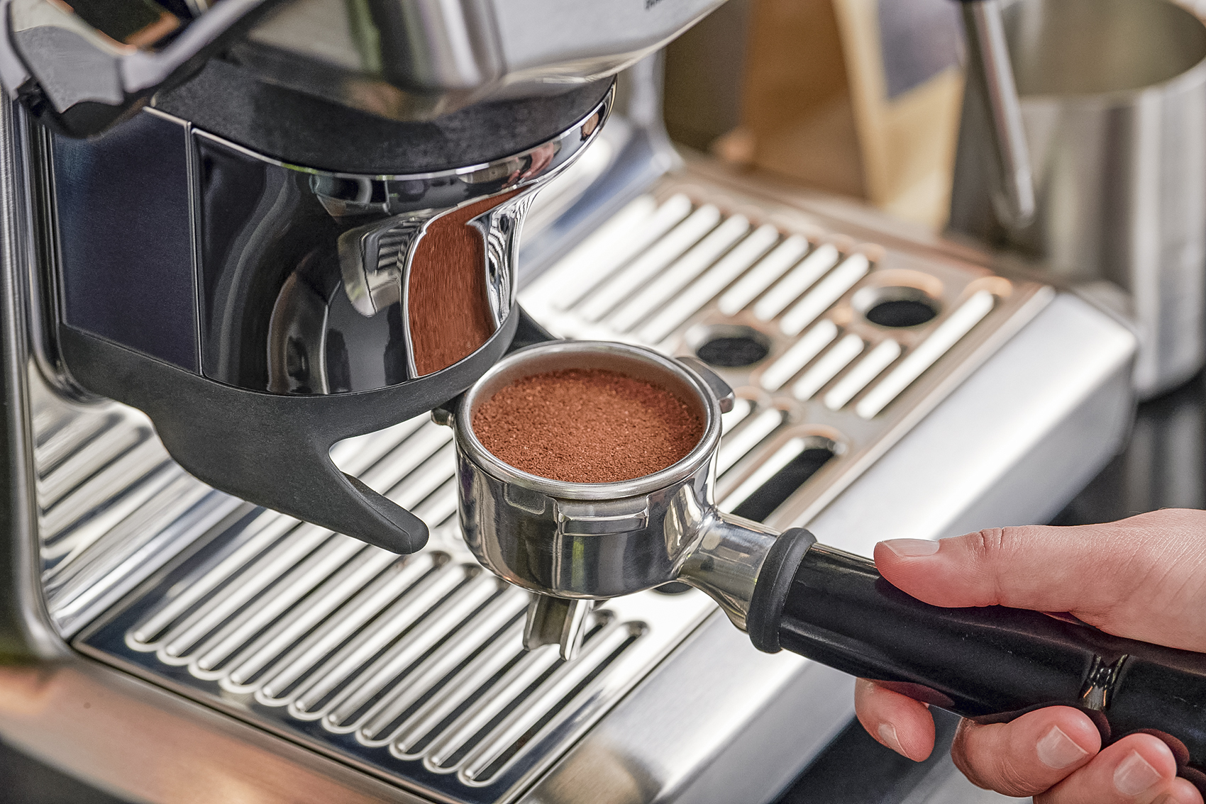 The Barista Express Impress, la cafetera inteligente que garantiza la dosis  exacta de café para el consumidor, TECNOLOGIA